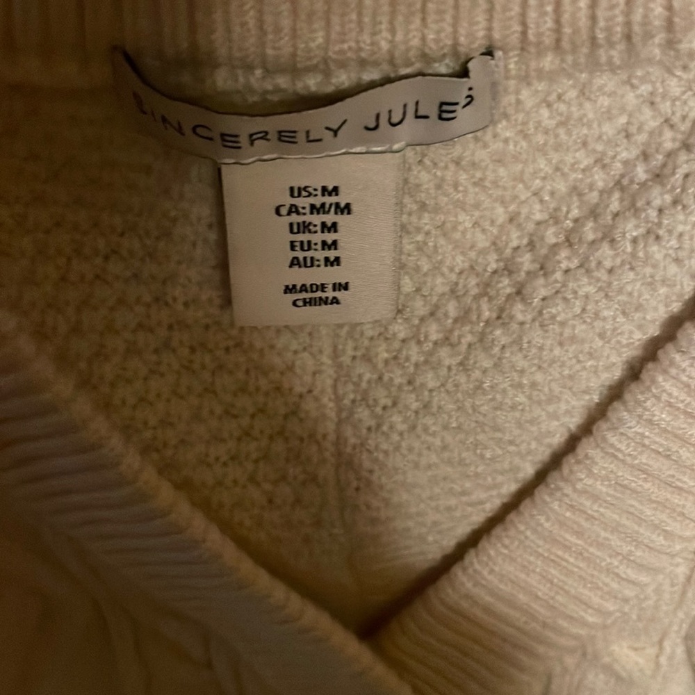 🚫SOLD🚫 Sweater Vest - Picture 5 of 10
